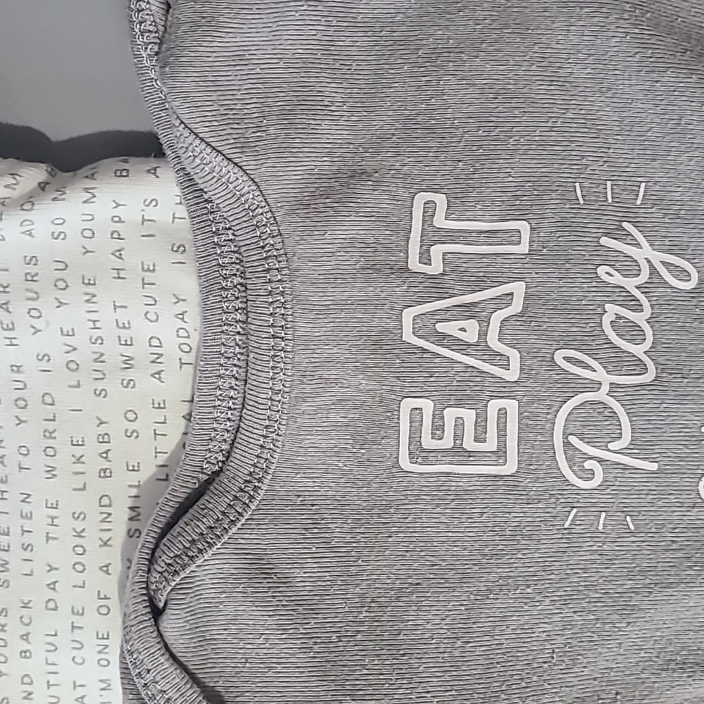 6m carter's onsies - Picture 2 of 4